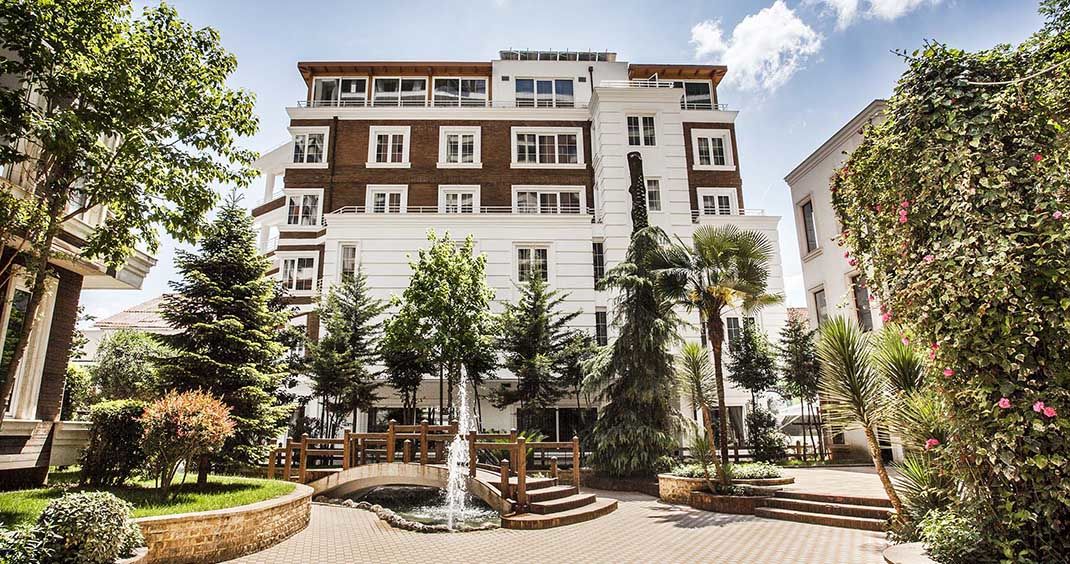 Prestige Hotel Tirana Bagian luar foto